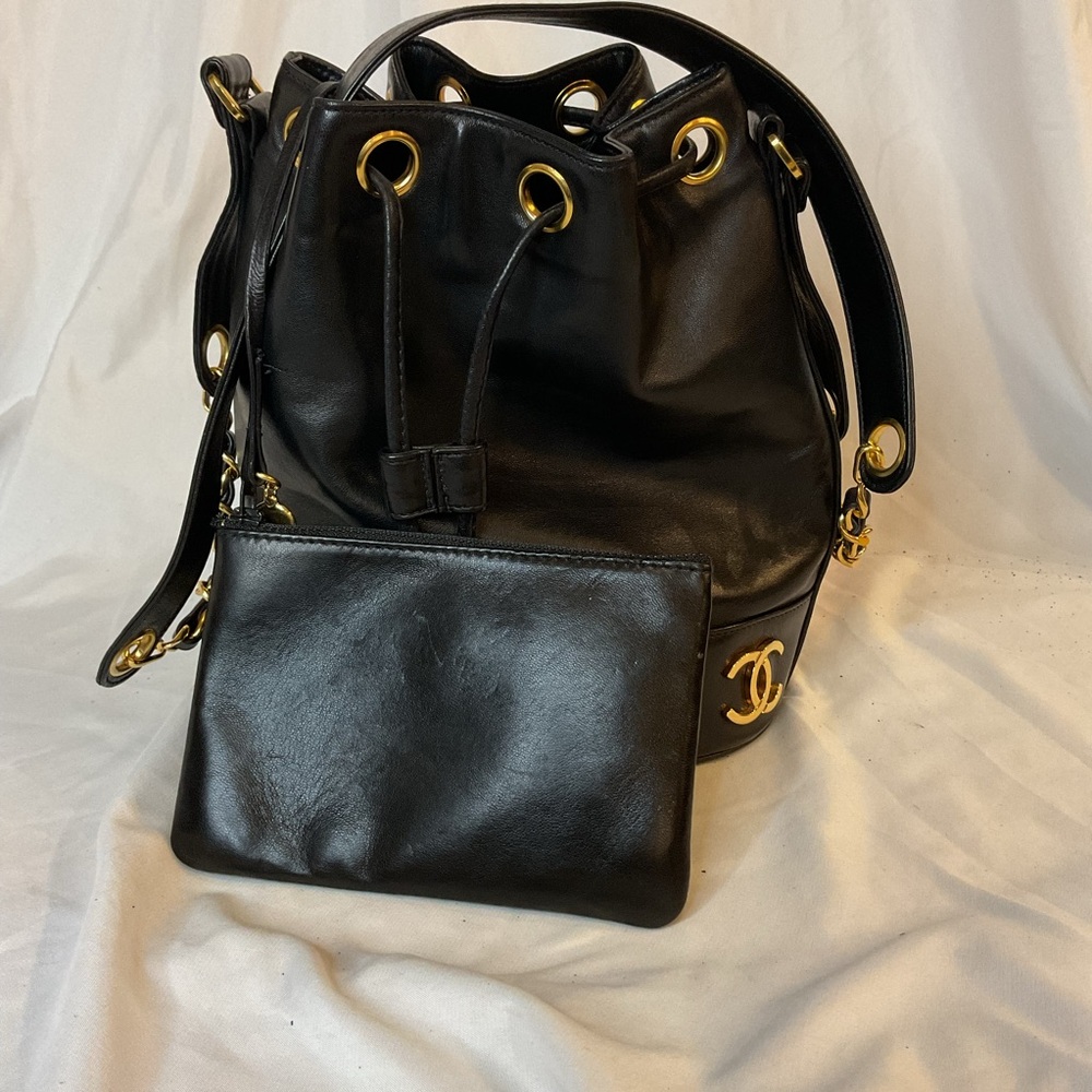 Vintage CHANEL Lambskin Bucket Bag W/Coin Purse - Picture 2 of 16